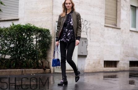 綠色飛行夾克怎么搭配？綠色飛行員夾克搭配女