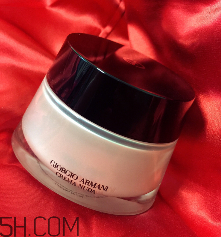 最火的三款素顏霜測評 阿瑪尼黑曜石素顏霜試色推薦 最火的三款素顏霜測評 阿瑪尼黑曜石素顏霜試色推薦