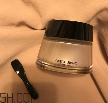 最火的三款素顏霜測評 阿瑪尼黑曜石素顏霜試色推薦 最火的三款素顏霜測評 阿瑪尼黑曜石素顏霜試色推薦