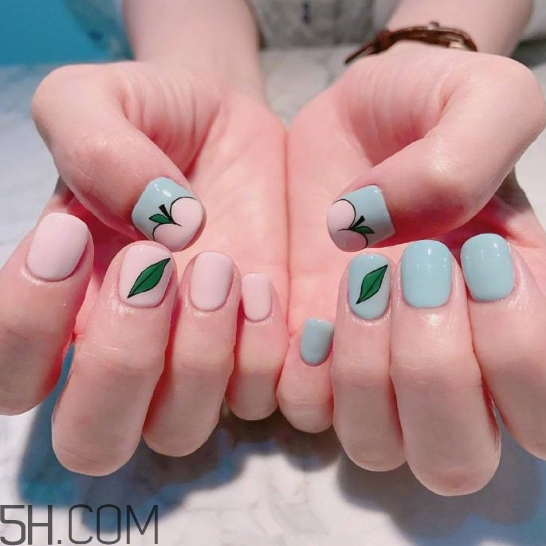 秋冬必備的焦糖色美甲圖片最新款 韓國(guó)最新秋冬美甲圖片