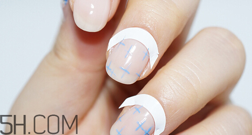 美甲店是怎么做指甲的？毛呢格子美甲教程圖解