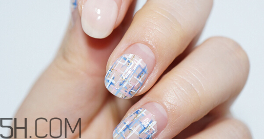 美甲店是怎么做指甲的？毛呢格子美甲教程圖解