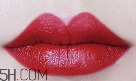 mac russian red和ruby woo哪個好看_試色對比 mac russian red和ruby woo哪個好看_試色對比