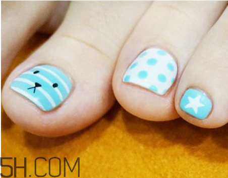 指甲油哪個(gè)牌子好？腳趾甲變色是怎么回事？