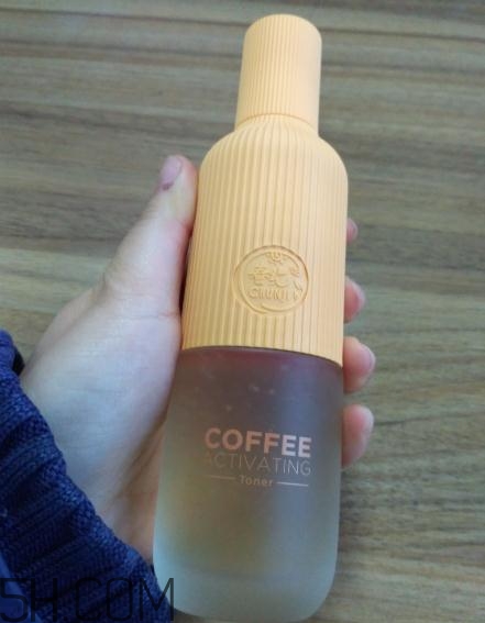 春紀咖啡煥膚菁華露好用嗎？春紀咖啡煥膚菁華露評測