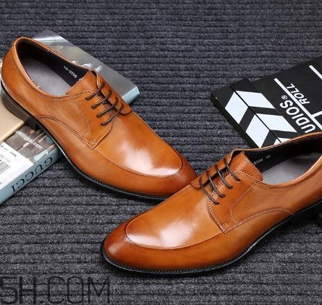 棕色皮鞋褪色怎么修復(fù)？棕色皮鞋掉色怎么補(bǔ)色？