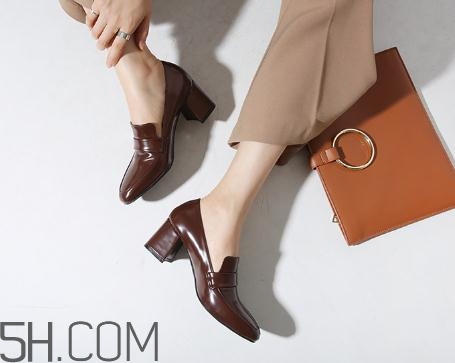 棕色皮鞋用什么顏色鞋油？棕色皮鞋怎么擦才能亮？