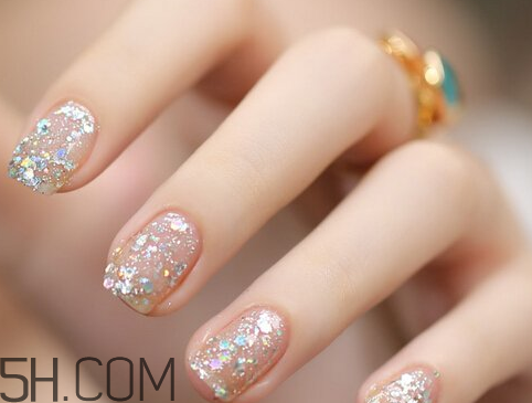 美甲店常用甲油膠品牌有哪些？沒有任何基礎(chǔ)學(xué)美甲難嗎？