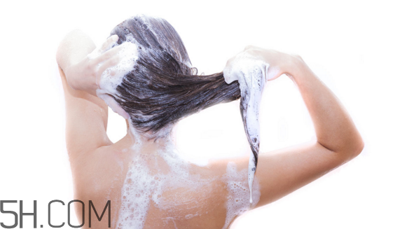 冷水洗頭頭痛怎么辦？冷水洗頭有什么危害？