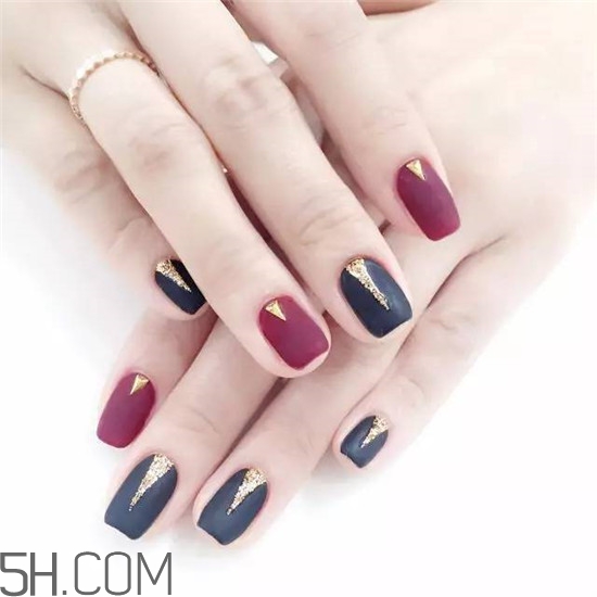 磨砂美甲圖片2018款式 簡(jiǎn)單的法式美甲圖片 磨砂美甲圖片2018款式 簡(jiǎn)單的法式美甲圖片