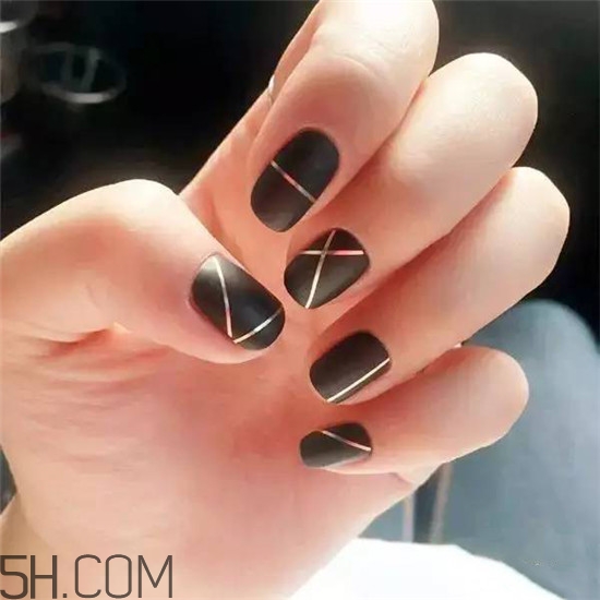 磨砂美甲圖片2018款式 簡(jiǎn)單的法式美甲圖片 磨砂美甲圖片2018款式 簡(jiǎn)單的法式美甲圖片