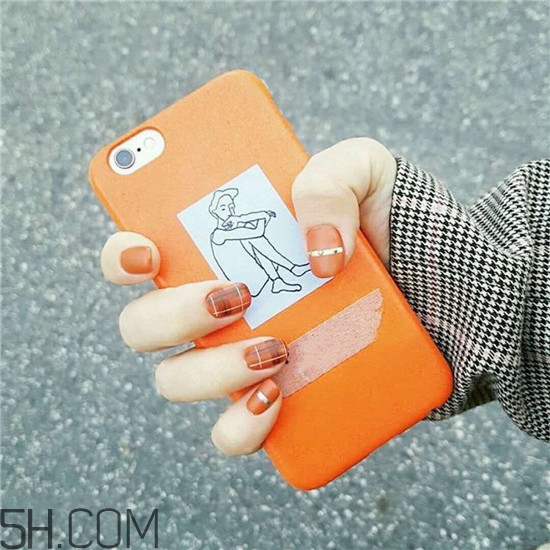 冬季美甲圖片焦糖色 涂指甲油的技巧和方法 冬季美甲圖片焦糖色 涂指甲油的技巧和方法