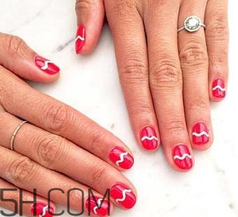 冬天美甲適合什么顏色？純色美甲跳色款式搭配圖