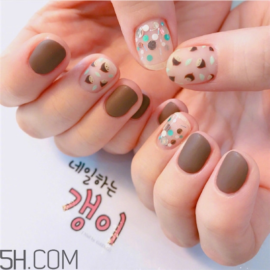 磨砂美甲圖片2018款式 簡(jiǎn)單的法式美甲圖片 磨砂美甲圖片2018款式 簡(jiǎn)單的法式美甲圖片