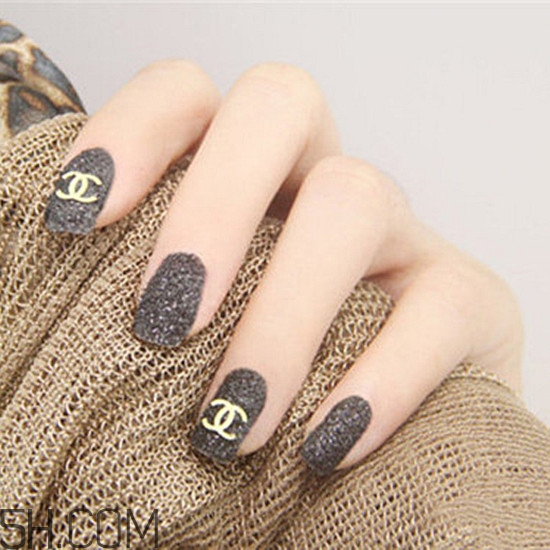 磨砂美甲圖片2018款式 簡(jiǎn)單的法式美甲圖片 磨砂美甲圖片2018款式 簡(jiǎn)單的法式美甲圖片