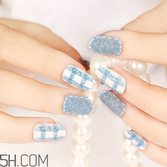 磨砂美甲圖片2018款式 簡(jiǎn)單的法式美甲圖片 磨砂美甲圖片2018款式 簡(jiǎn)單的法式美甲圖片