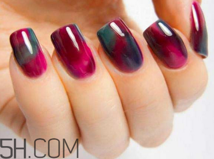 美甲店常用甲油膠品牌有哪些？沒有任何基礎(chǔ)學(xué)美甲難嗎？