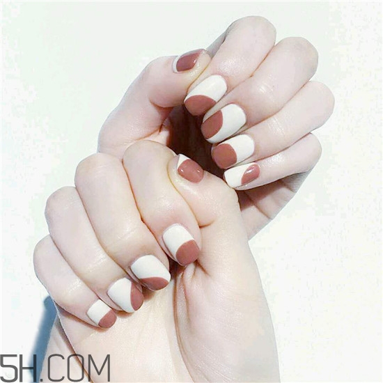 冬季美甲圖片焦糖色 涂指甲油的技巧和方法 冬季美甲圖片焦糖色 涂指甲油的技巧和方法