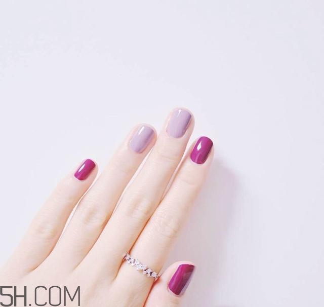 冬天美甲適合什么顏色？純色美甲跳色款式搭配圖
