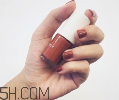 最簡單的法式美甲圖片 秋冬涂什么顏色的指甲油好看 最簡單的法式美甲圖片 秋冬涂什么顏色的指甲油好看