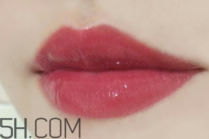 歐萊雅唇釉307是什么顏色？歐萊雅唇釉307楓葉狂想曲試色