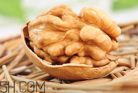 一個核桃含多少dha 一個核桃含多少鈣 一個核桃含多少dha 一個核桃含多少鈣