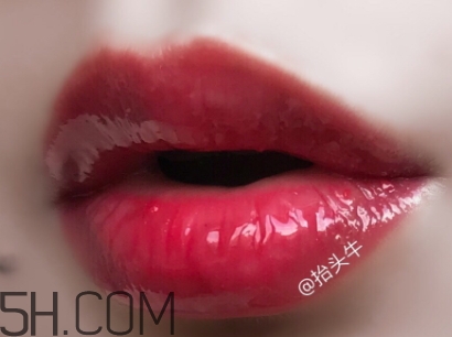 歐萊雅唇釉301和303哪個好看？歐萊雅唇釉301和303對比