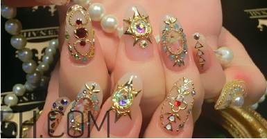 光療甲和水晶甲哪個(gè)好？什么是水晶甲？