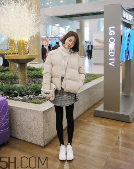 棉服搭配短裙好看嗎？棉襖搭配短裙圖片