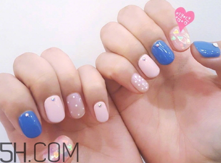 手黑涂什么顏色顯手白？美甲容易脫落的原因