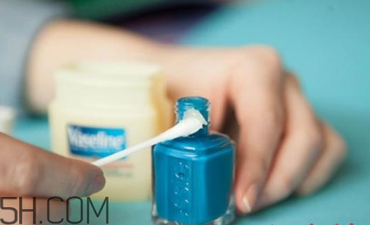 如何卸除頑固的亮片美甲？美甲甲片怎么貼最結(jié)實(shí)？