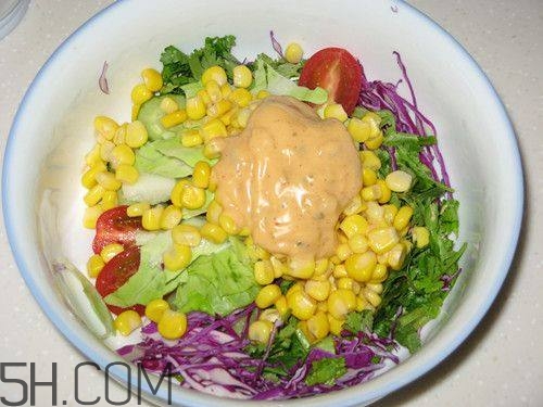 畸形果蔬營養(yǎng)價(jià)值更高？畸形果蔬是什么原因引起的？