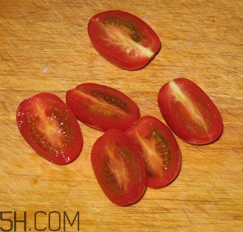 畸形果蔬營養(yǎng)價(jià)值更高？畸形果蔬是什么原因引起的？