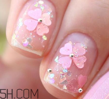 腳涂什么顏色指甲油好看？粉色四葉草貝殼美甲教程