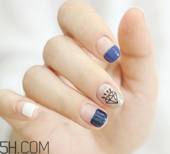 最簡單的法式美甲圖片 秋冬涂什么顏色的指甲油好看 最簡單的法式美甲圖片 秋冬涂什么顏色的指甲油好看