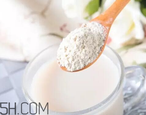 蛋白粉用開水沖泡好還是涼水沖泡好？用開水沖泡蛋白粉會不會影響營養(yǎng)價值？