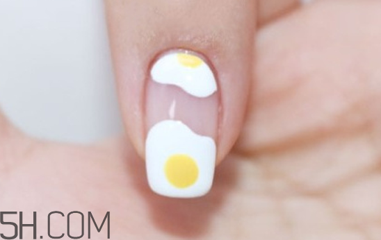 手黑適合做什么美甲好看？手膚色暗沉適合的指甲油