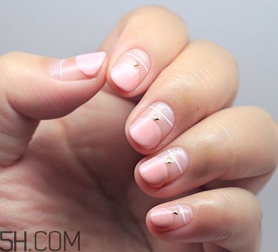 最簡單的法式美甲圖片 秋冬涂什么顏色的指甲油好看 最簡單的法式美甲圖片 秋冬涂什么顏色的指甲油好看