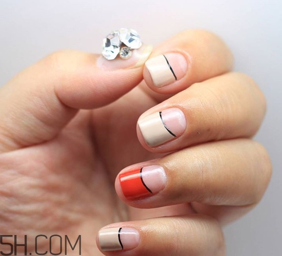 最簡單的法式美甲圖片 秋冬涂什么顏色的指甲油好看 最簡單的法式美甲圖片 秋冬涂什么顏色的指甲油好看