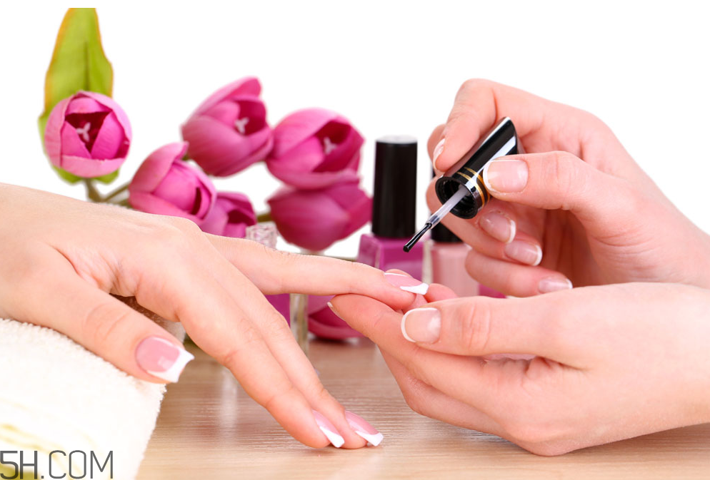 指甲油很難干怎么辦？涂指甲油的技巧