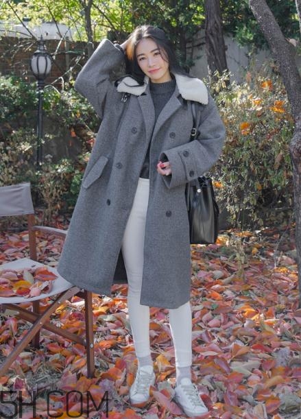 冬天穿白色褲子好看嗎？冬天白色褲子搭配圖片