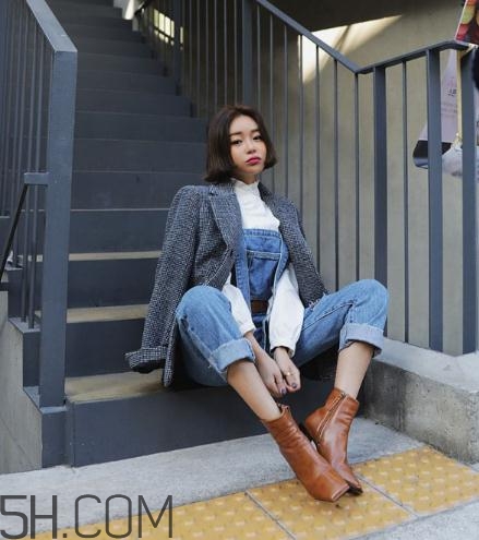 冬天穿牛仔褲配什么鞋子？冬天牛仔褲搭配鞋子圖片