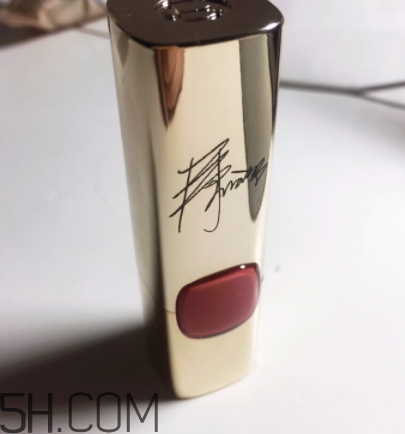 歐萊雅602是什么顏色？歐萊雅紛澤滋潤唇膏602試色