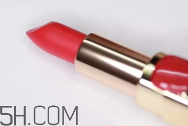 歐萊雅602是什么顏色？歐萊雅紛澤滋潤唇膏602試色