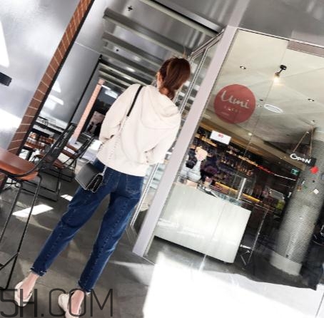 牛仔褲能用鹽水泡嗎？牛仔褲用鹽水泡多長(zhǎng)時(shí)間？