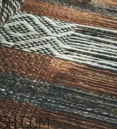 2018流行什么顏色衣服？2018流行衣服顏色搭配