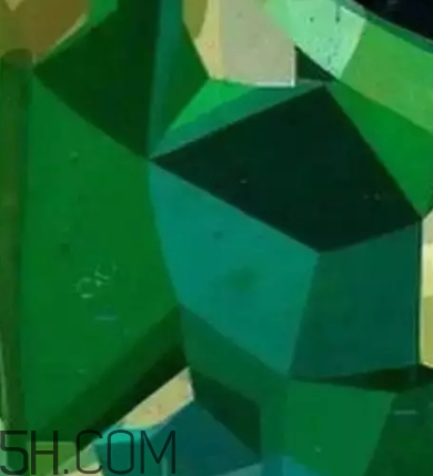 2018流行什么顏色衣服？2018流行衣服顏色搭配