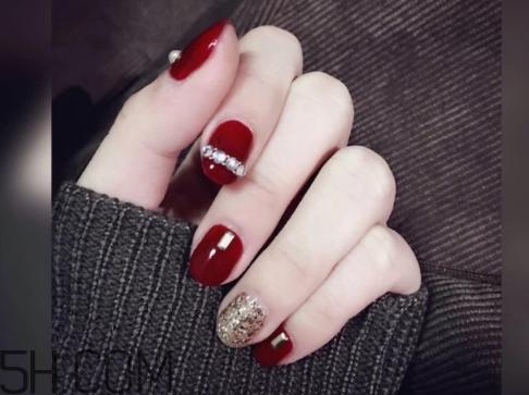 修圓形指甲要注意什么？美甲后怎么保養(yǎng)？