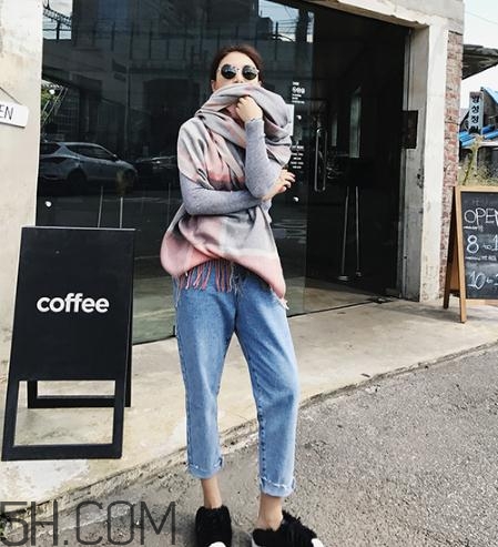 牛仔褲粘上口香糖怎么除掉？牛仔褲上的機油怎么洗掉？