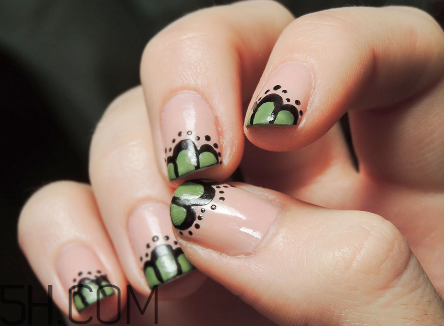 如何防止指甲油變干？指甲油還有哪些妙用？